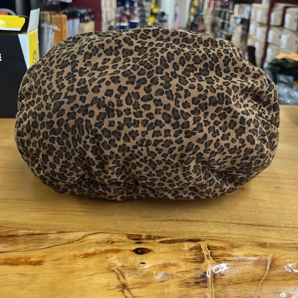 Bottega Veneta Cheetah print nylon WITH matching wallet - Picture 3 of 12